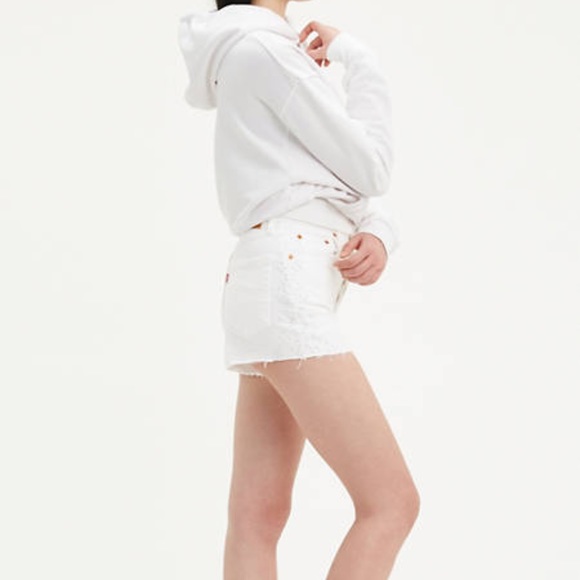 🤍 Levi’s Ribcage White Shorts 🤍 - Picture 6 of 6